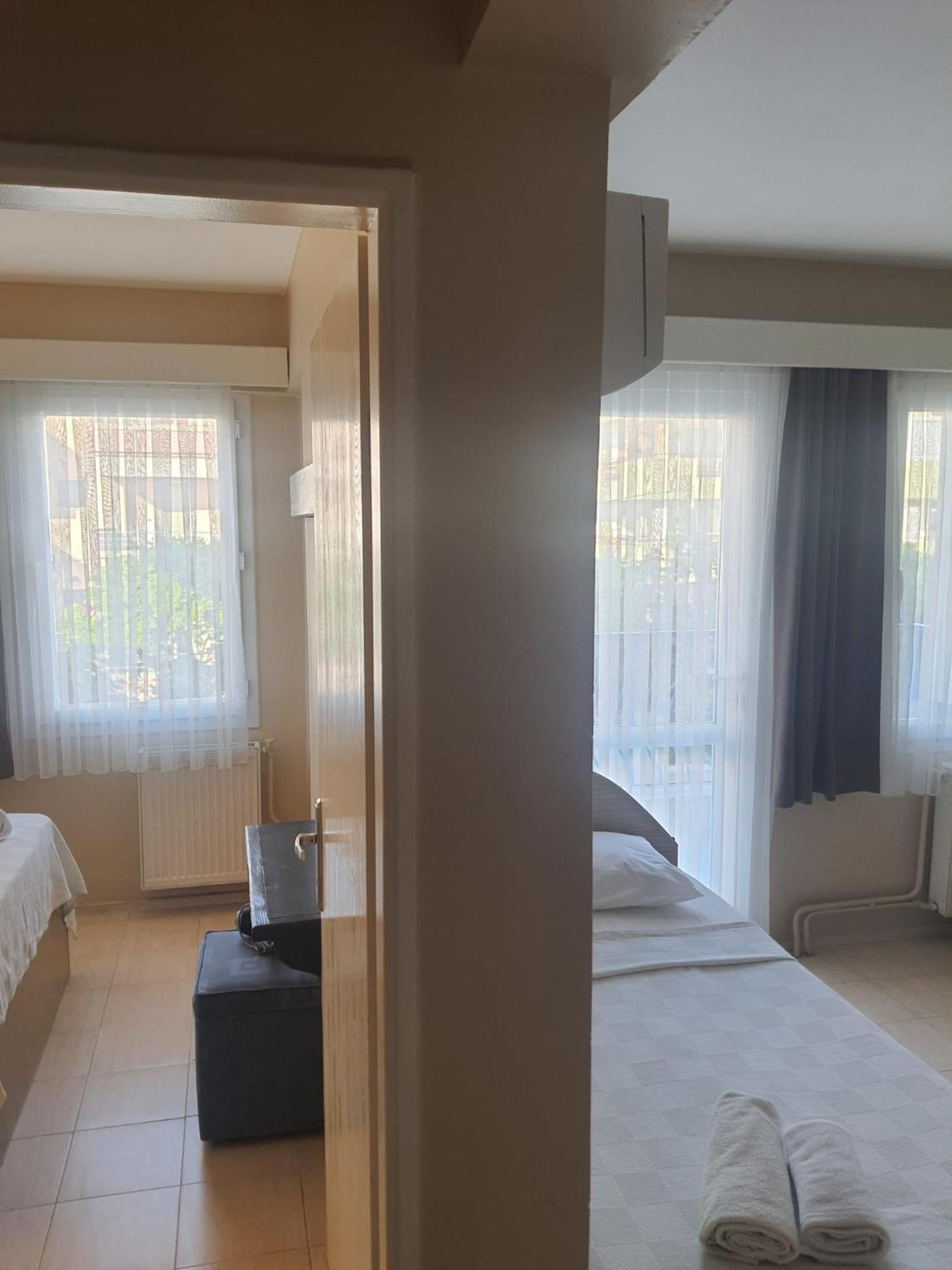 Marigold Otel Çeşme Bilik gambar