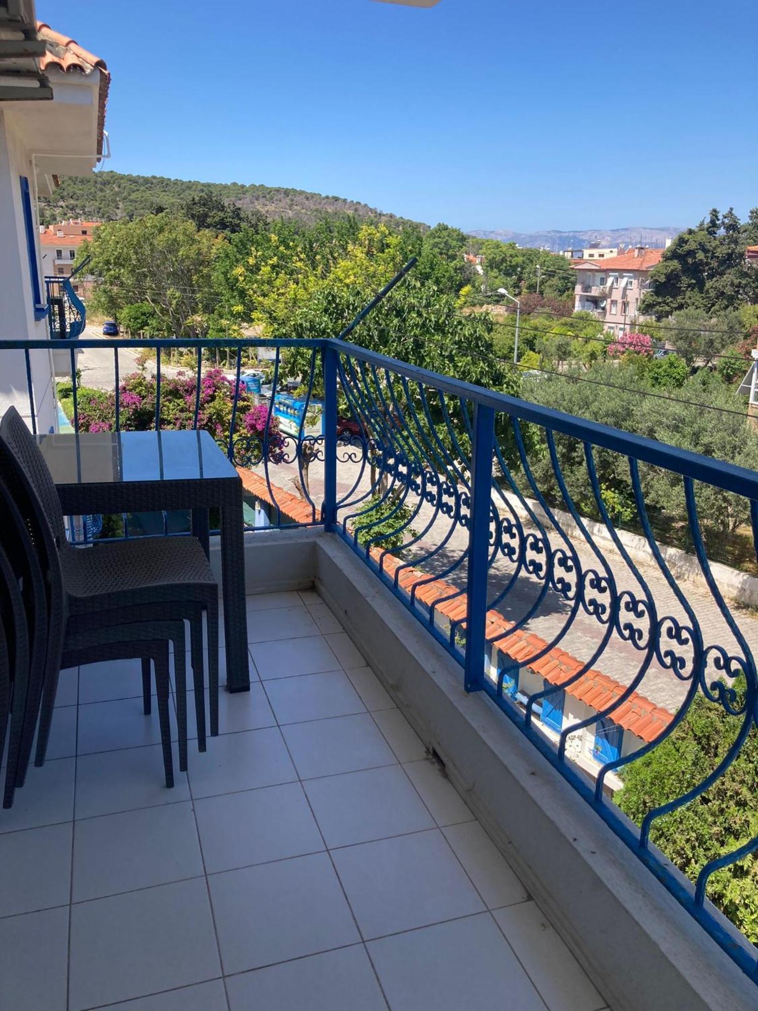 Marigold Otel Çeşme Bilik gambar